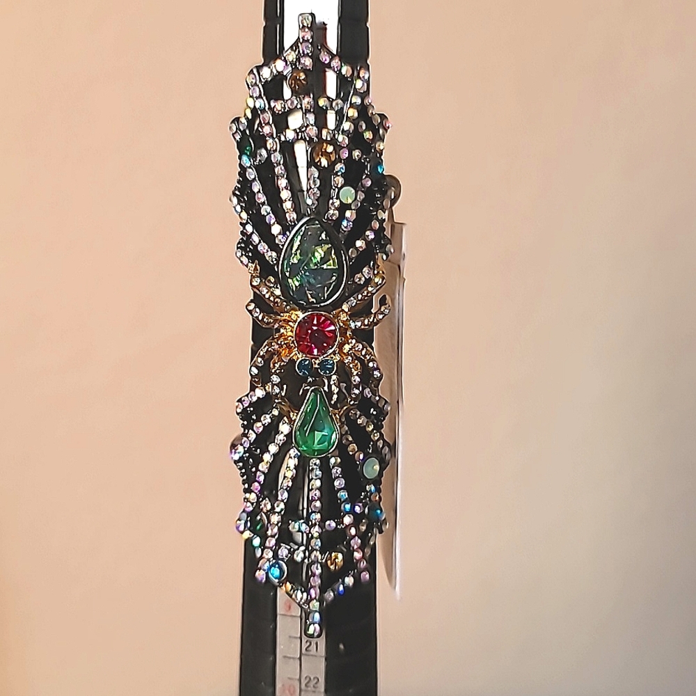 New! BETSEY JOHNSON All Hallows Collection Crystal Spider Hinged Ring. 7 - Picture 6 of 12